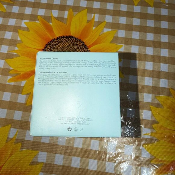 ESTEE LAUDER Revitalizing Supreme+ Youth Power Creme NET WT.2.5 oz./75ml - Picture 2 of 6